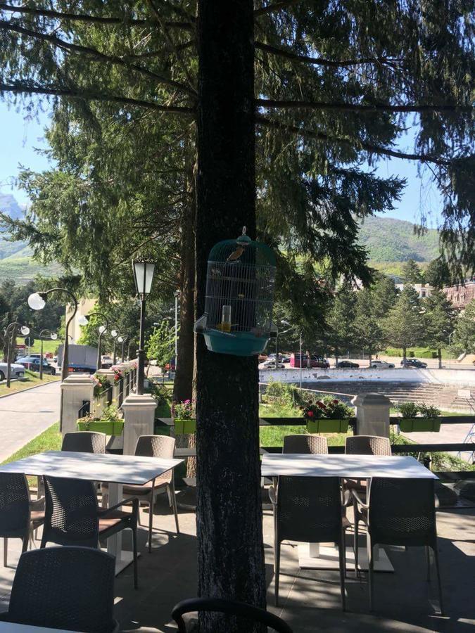 Hotel Turizem Shkelzeni Bajram Curri Exterior foto