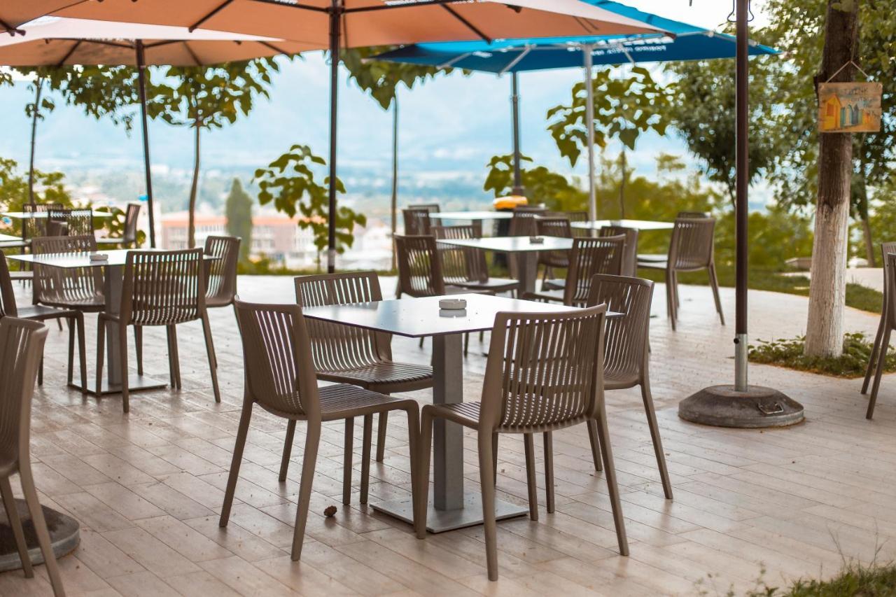 Hotel Turizem Shkelzeni Bajram Curri Exterior foto